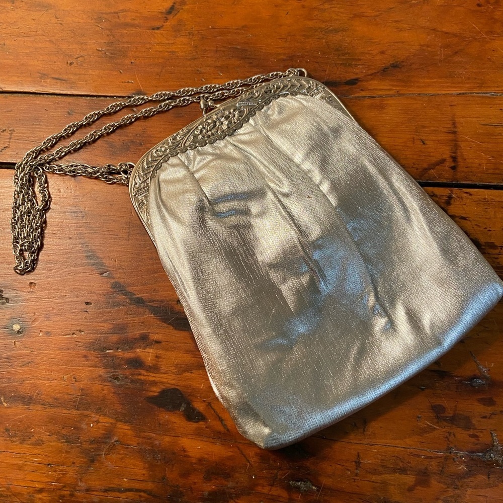 Vintage Silver Lame’ Women’s Purse Evening Bag Double Chain